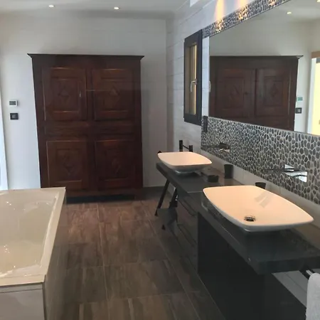 La Colline By Pinarello Services Villa Tarcu