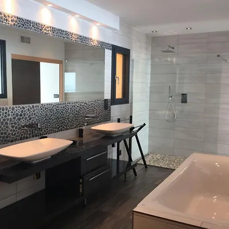 Villa La Colline By Pinarello Services *